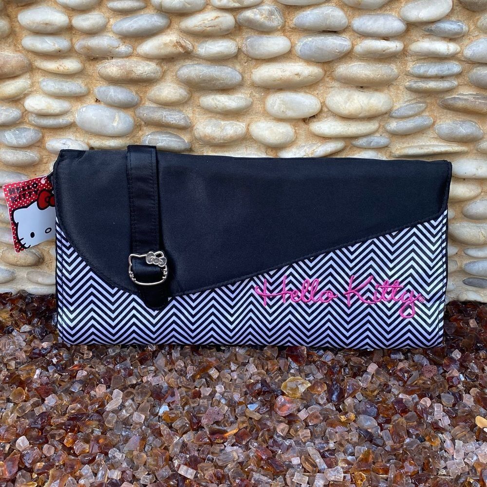 Hello Kitty Sanrio Black and White Chevron Print Satin Clutch. New NWT